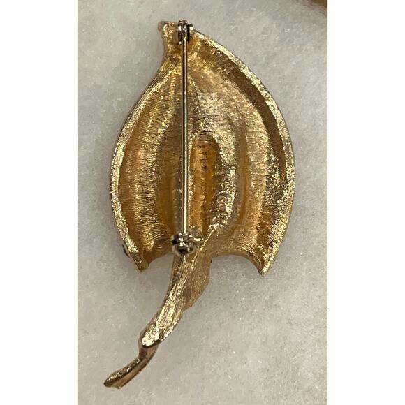 * RARE* Amethyst Crystals and Rhinestone Gold Tone Cala Lily Brooch, unsigned - Picture 4 of 6